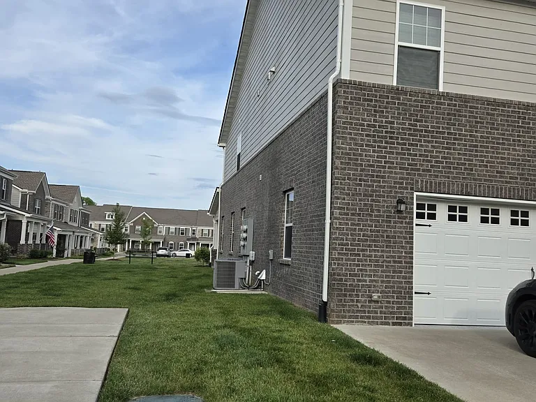 326 Lydia Dr — Photo 31