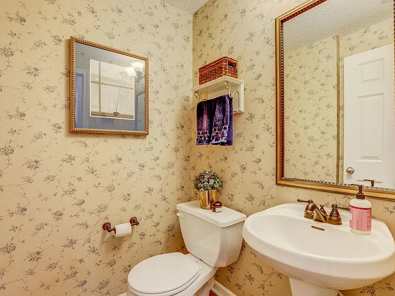 1634 Woodlynn Ave #1 — Photo 7