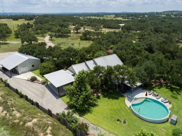316 GO AWAY RD, Blanco, TX 78606