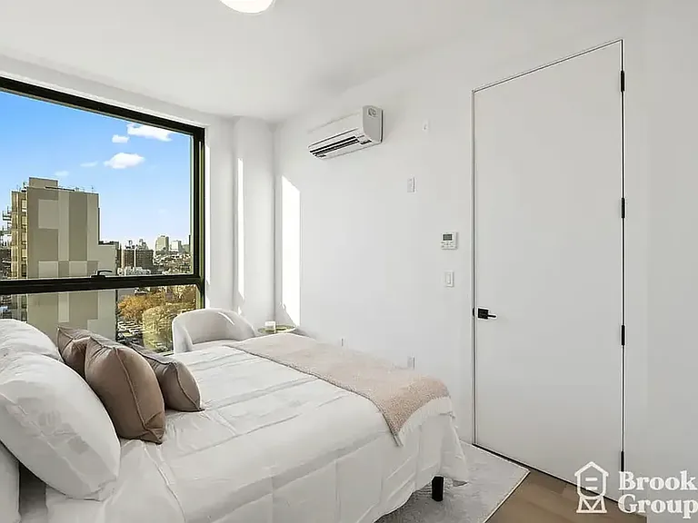 556 Baltic St #809 — Photo 4