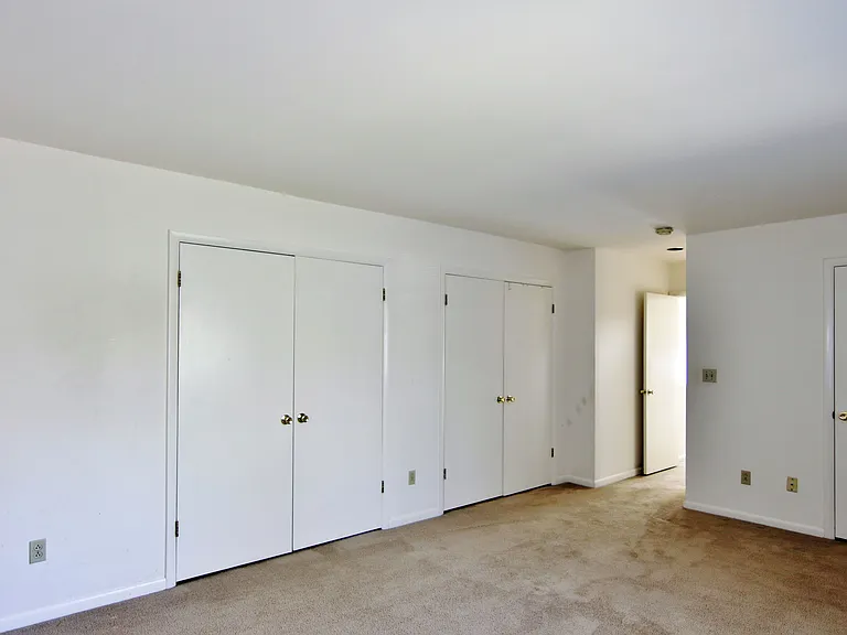 2289 Bedford St #F6 — Photo 8
