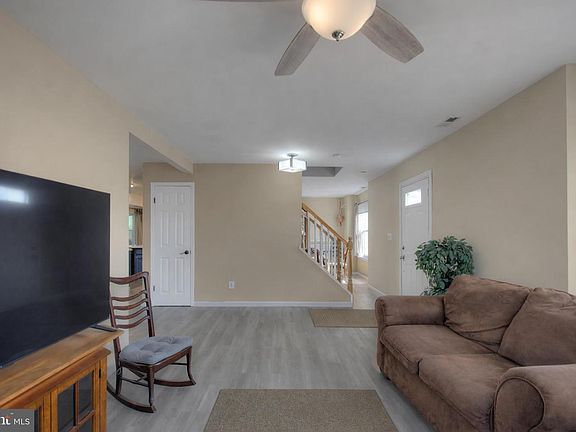 4th image of 30 Uranus Rd