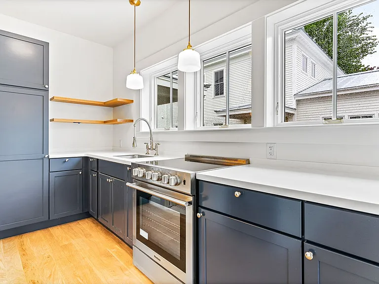 55 Weston Ave — Photo 3