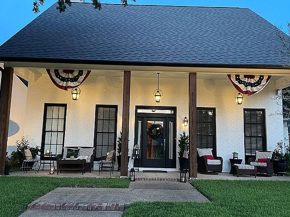 2nd image of 1726 Plantation Oaks Dr