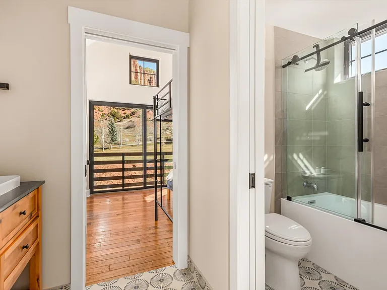 106 Castle View Dr — Photo 25