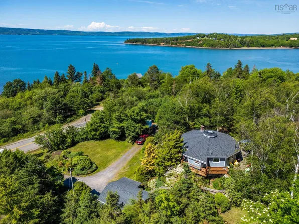 894 Highway 1, Smiths Cove, NS B0S 1S0