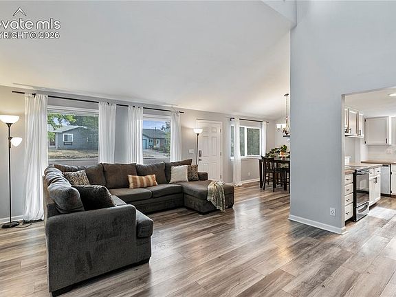 4th image of 1908 Timberline Dr