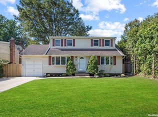 50 Hillside Ln, Syosset, NY 11791