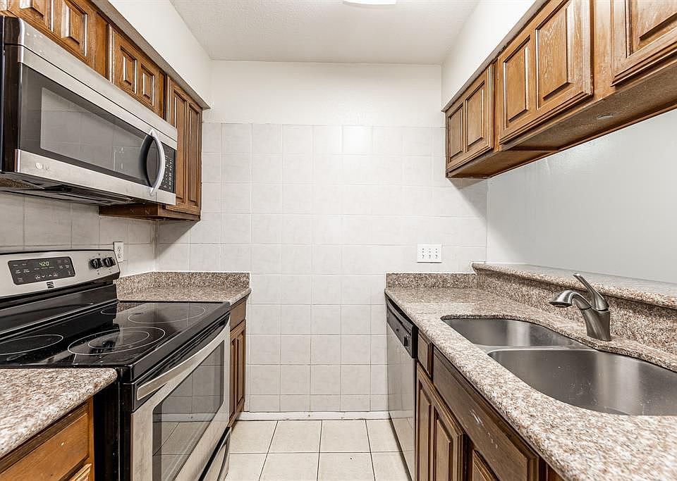 1st image of 2110 Wilcrest Dr APT 221