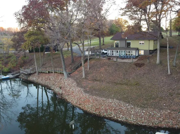 15310 E Kenabeck Trl, Cuba, IL 61427