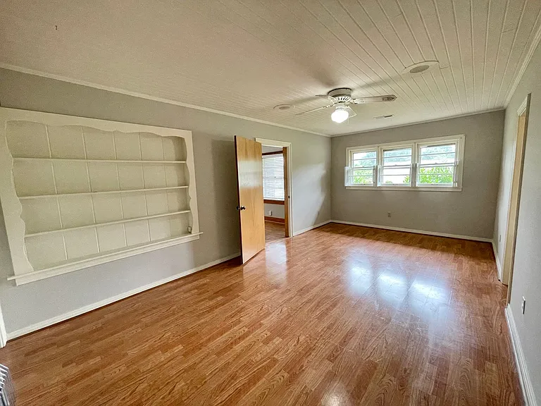 1206 S Madison St — Photo 8