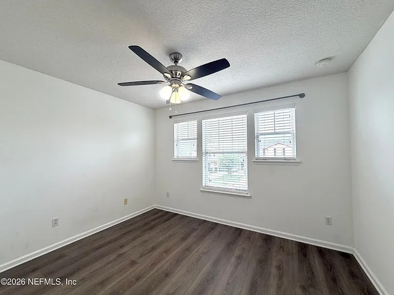 104 Crete Ct — Photo 21