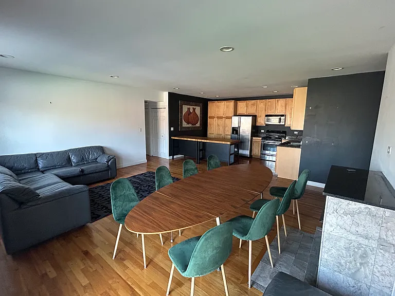 6005 N Kimball Ave #2D — Photo 8