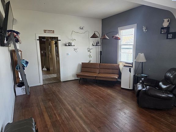 4th image of 309 G St