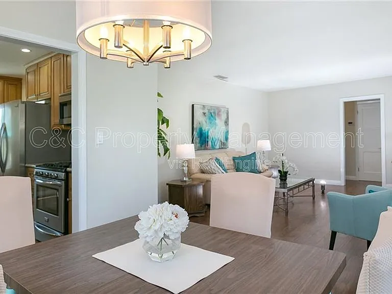 11252 Delano St — Photo 12