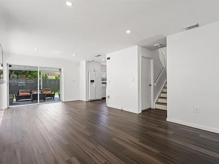 13990 SW 160th Ter — Photo 6