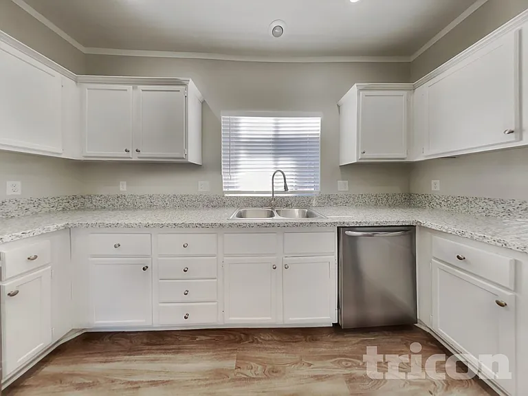 1244 Maple Pines Ave — Photo 5