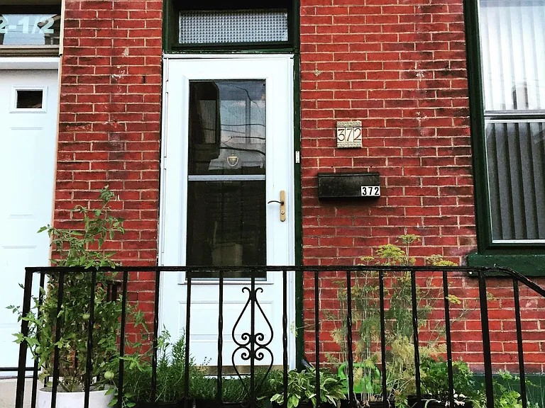 372 Main St — Photo 2