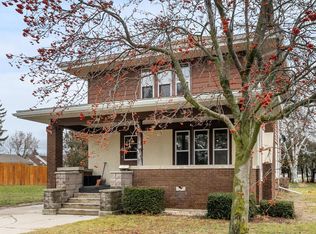 615 N 10th St, Manitowoc, WI 54220