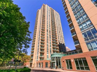 22 Olive Ave #2002, Toronto, ON M2N 7G6