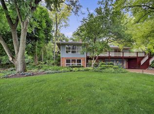 226 Bays Pl, Tower Lakes, IL 60010