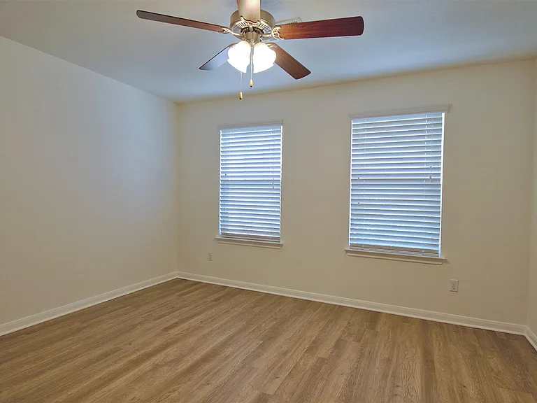 4711 Giordano Dr — Photo 10
