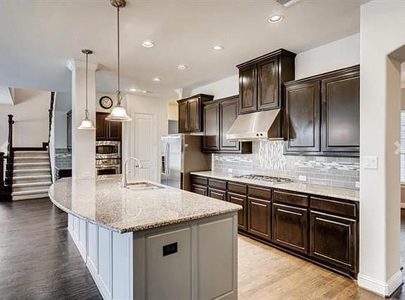 3rd image of 524 El Camino Dr