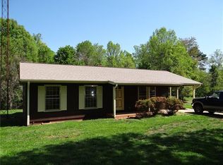 2805 8th Ave SE, Hickory, NC 28602