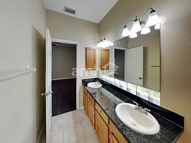 6223 Blackberry Ln — Photo 10