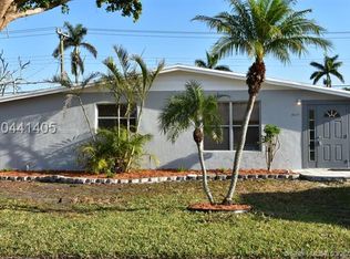 5631 SW 39th St, Davie, FL 33314
