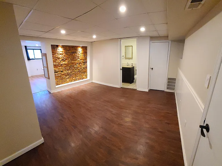 1803 Aliceanna St — Photo 7