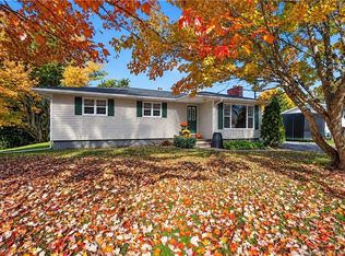 83 Renfrew St, Petitcodiac, NB E4Z 4S6