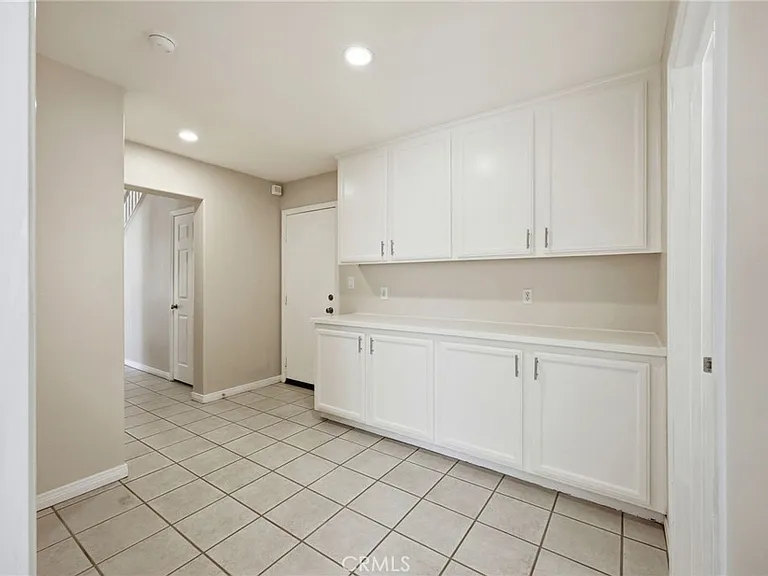 18112 Osborne St — Photo 37