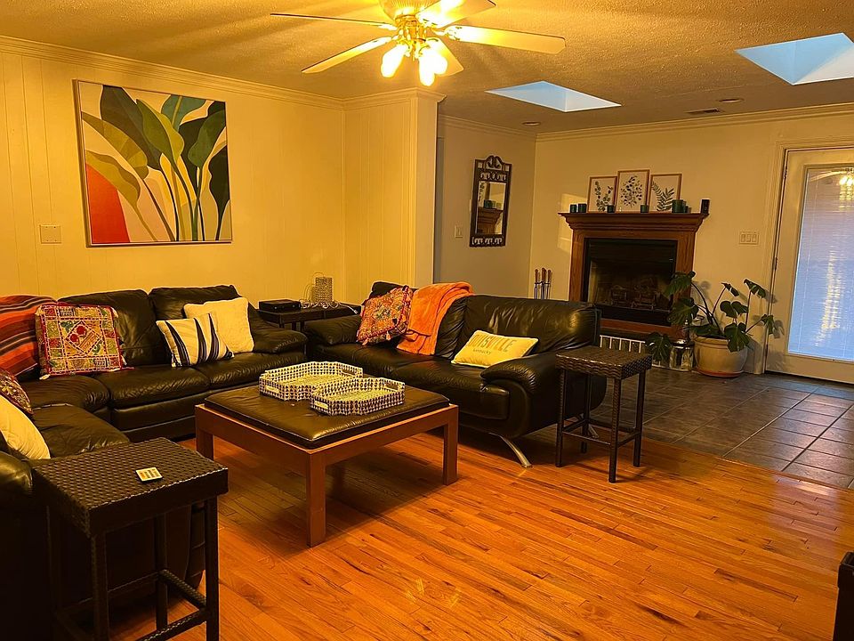 2nd image of 1822 Arboro Pl