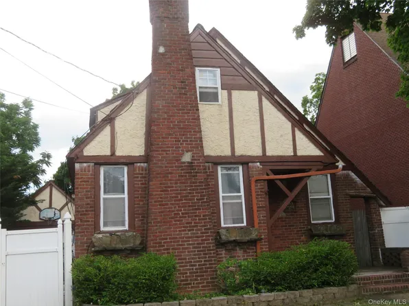 740 Wesley Street, North Baldwin, NY 11510