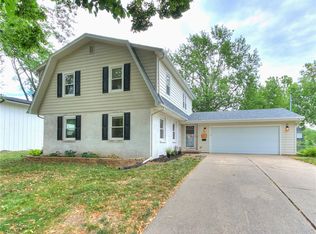 607 34th Pl, West Des Moines, IA 50265