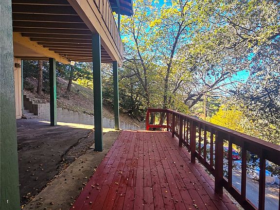 5th image of 629 Chateau Dr