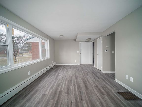 5th image of 19 Newell Ave #54-01