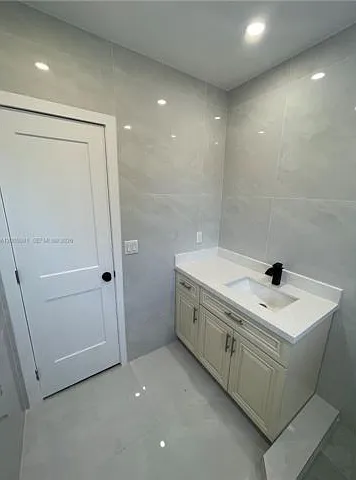 2350 SW 26th Ln — Photo 12
