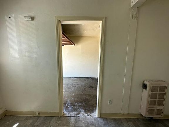 5th image of 5322 Loma Vista Ave