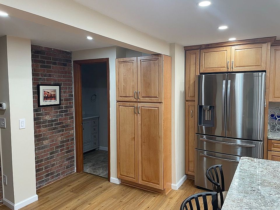 1st image of 63 Wedgewood Dr