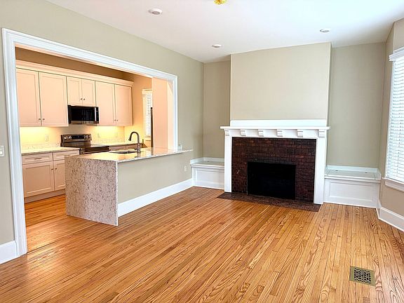 5th image of 515 Walnut St #1