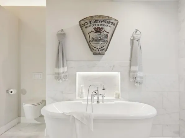 26 Hillpark Dr, Hendersonville, NC 28739