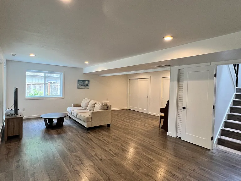16152 SE 42nd St — Photo 22