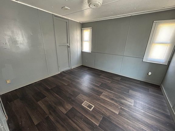 4th image of 105 Scarlet Dr #20