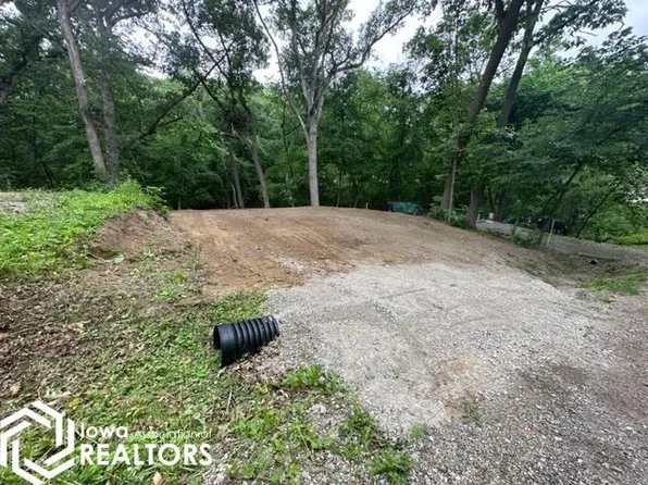 5072 Delta Dr, Brooklyn, IA 52211