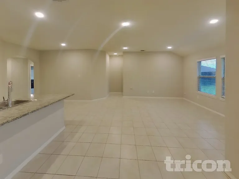 112 Woodland St — Photo 3