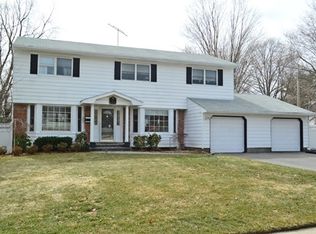 4 Reydon Way, Commack, NY 11725