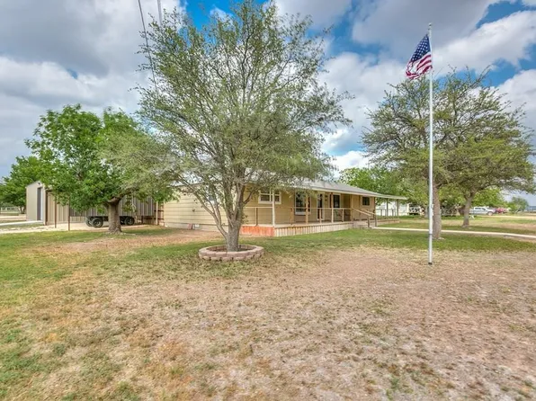 220 12th St, Sterling City, TX 76951