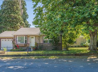 1247 Watson Dr, Grants Pass, OR 97527